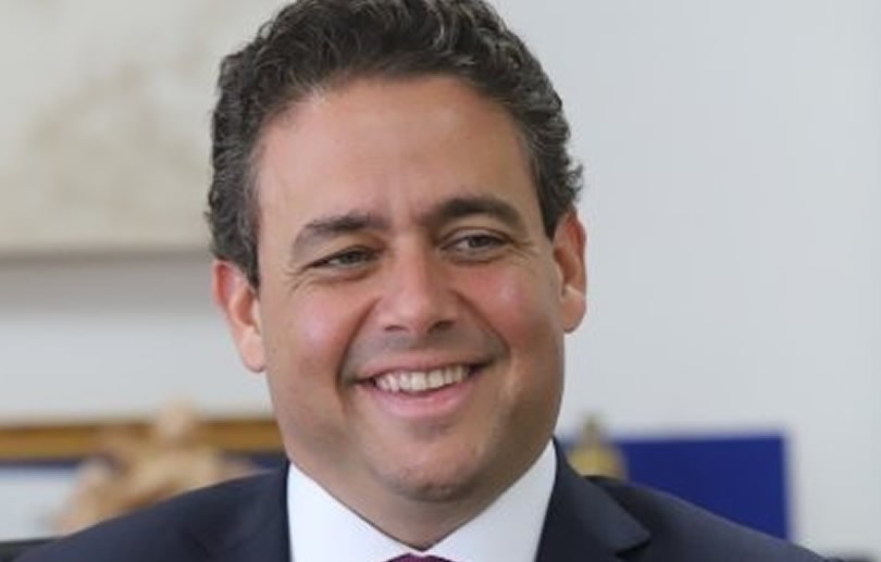 Felipe Santa Cruz, pré-candidato a governador do PSD, visita Petrópolis