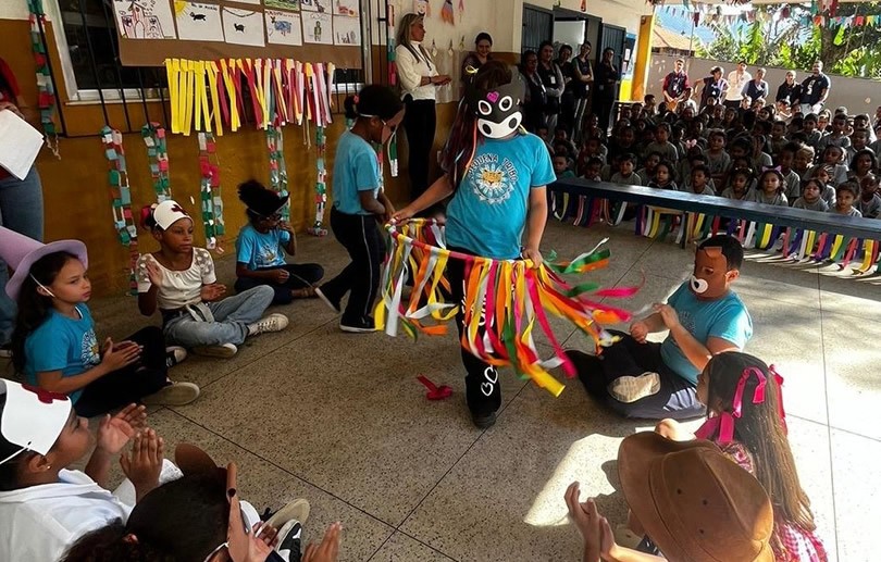 Pequena Tribo comemora bons resultados em duas novas escolas