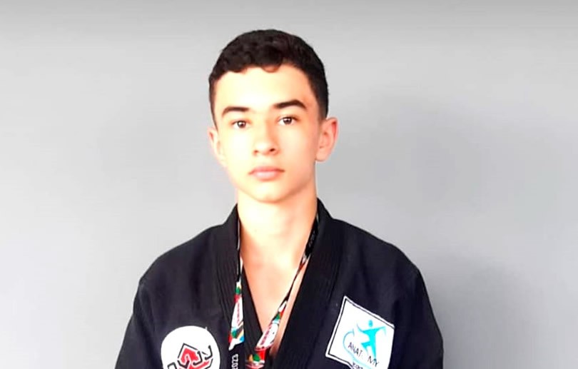 Jovem petropolitano de 13 anos é revelação no jiu-jitsu estadual