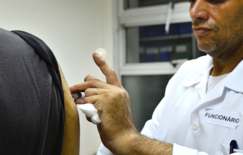 Vacinação contra a Covid-19: Secretaria de Saúde inicia aplicação de D2 em profissionais da área de transportes