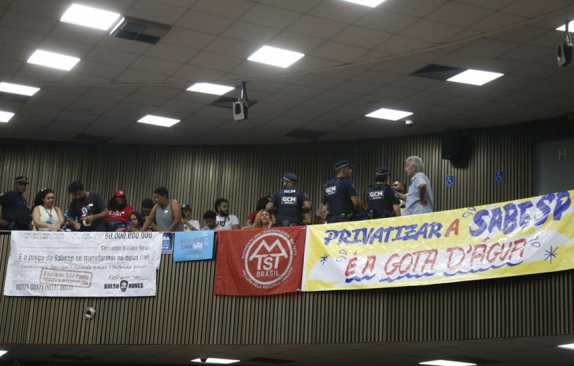 Vereadores de SP autorizam capital a aderir à privatização da Sabesp
