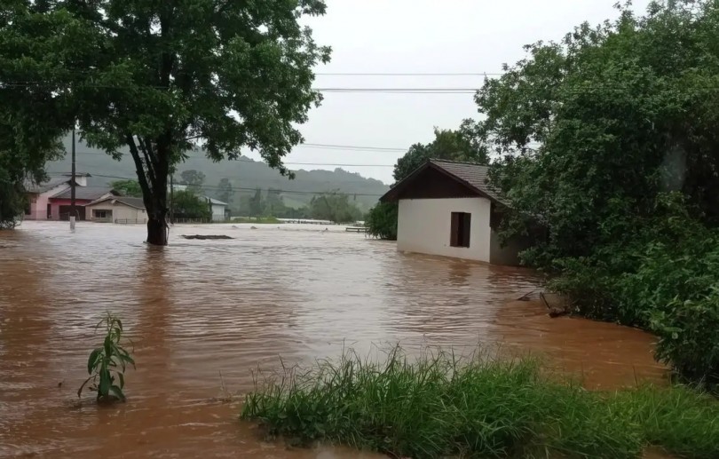 Chuvas causam morte e estragos no Rio Grande do Sul