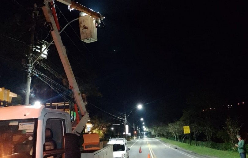 Prefeitura conclui a instalação de mais de 200 lâmpadas de LED no trecho entre o Quitandinha e o Centro