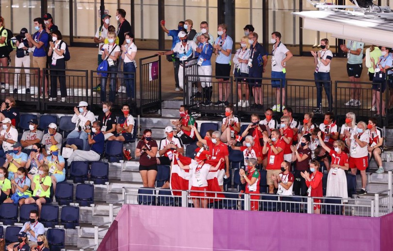 Delegações barulhentas compensam ausência de torcedores na Olimpíada