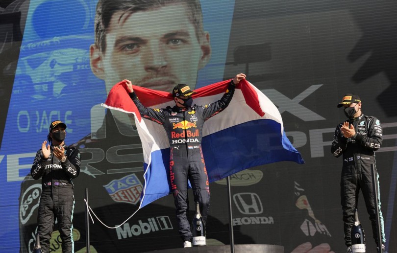Verstappen festeja vitória em casa no GP da Holanda de Fórmula 1