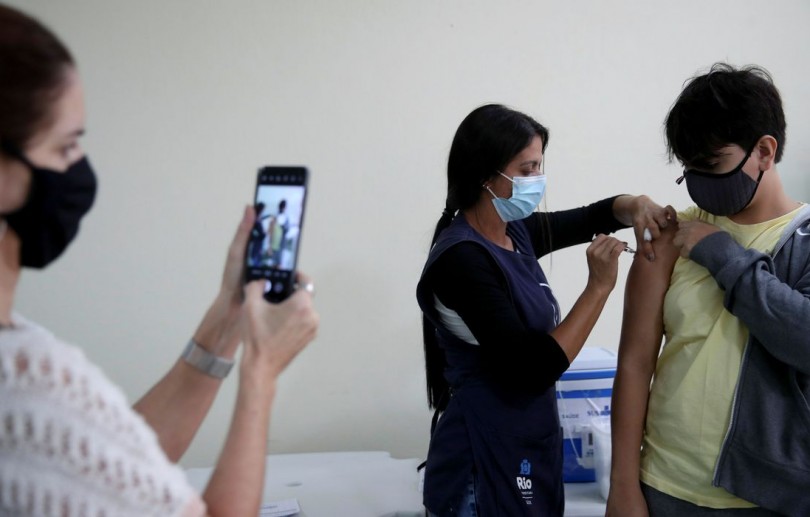 Covid-19: Rio de Janeiro retoma vacinação de adolescentes