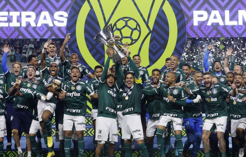 Palmeiras vence América-MG e recebe troféu de campeão Brasileiro