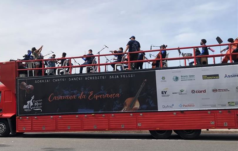 Caravana da Esperança se apresenta pelas ruas de Petrópolis neste domingo (11)