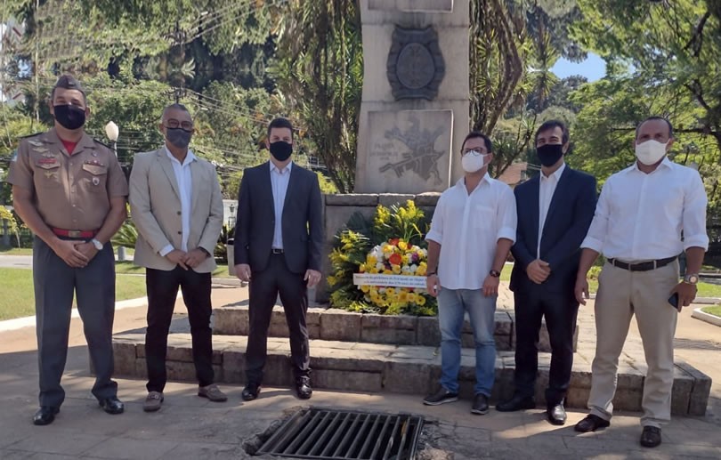 Sem solenidades e público missa e deposição de flores marcam aniversário de 178 de Petrópolis