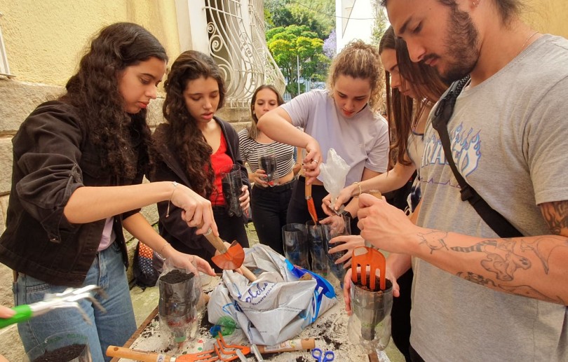 Projeto Protein da UNIFASE implementa horta sustentável e realiza atividades de alimentação saudável no Ensino Médio