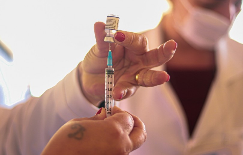 Quase 238 mil pessoas já tomaram a primeira dose da vacina contra a covid-19