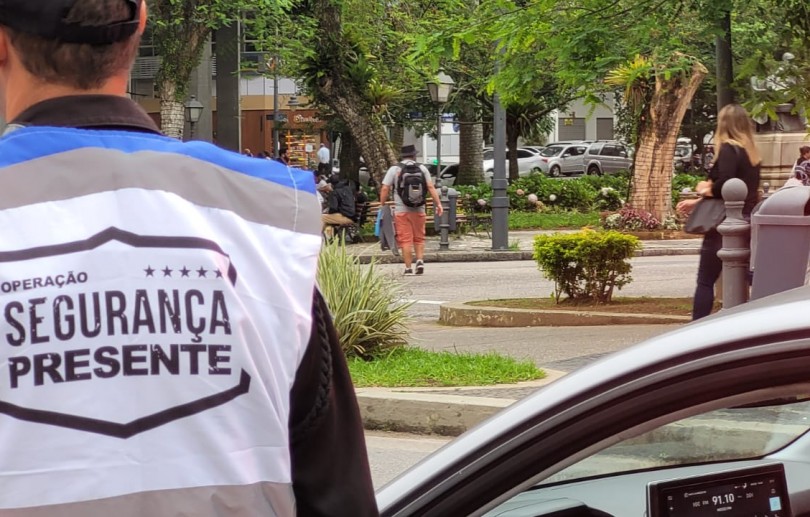 Segurança Presente de Petrópolis detém rapazes por furtos a estabelecimentos comerciais