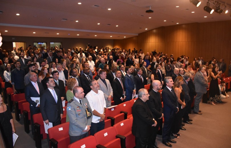 Diplomação dos vereadores eleitos e reeleitos é realizada em Petrópolis