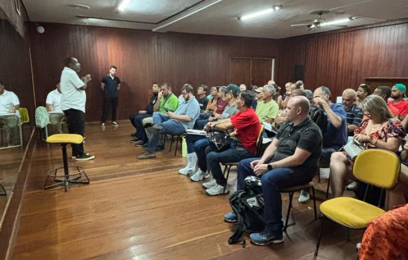 Prefeitura reúne representantes de blocos para debater segurança e organização na Folia Imperial 2025
