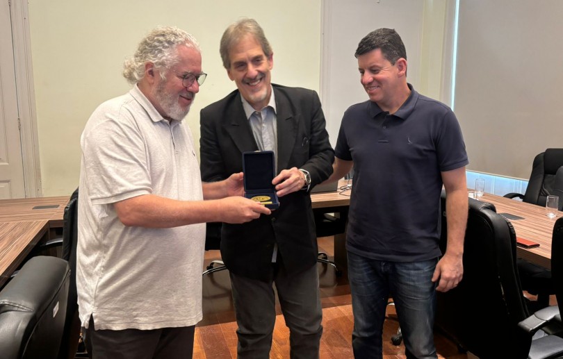 Prefeito e organizadores anunciam a 2ª edição da Flipetrópolis