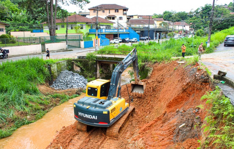 Prefeitura realiza duas obras de contenção no Duarte da Silveira