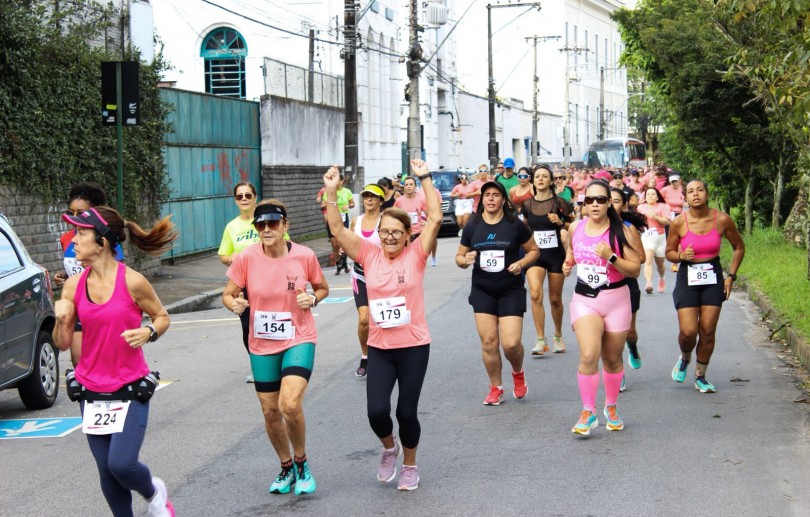 Corrida reúne centenas de participantes no Centro Histórico em celebração ao Dia Internacional da Mulher