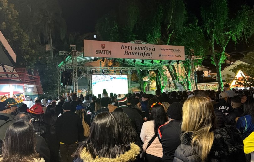 Petrópolis exibe jogos do Brasil na Copa durante a Bauernfest