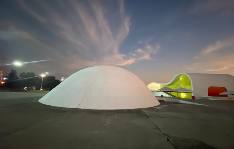 Preservação do oceano é tema de exposição gratuita no Caminho Niemeyer, em Niterói