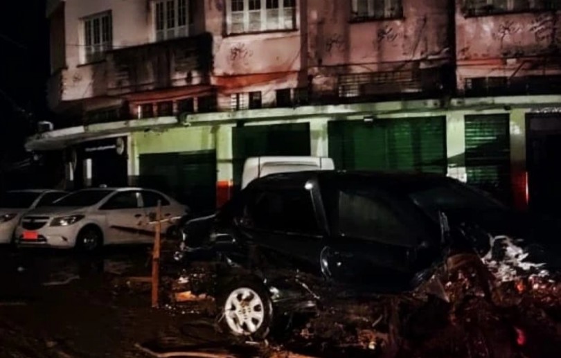 Sobe para 34 o número de mortes provocadas por deslizamentos e alagamentos em Petrópolis