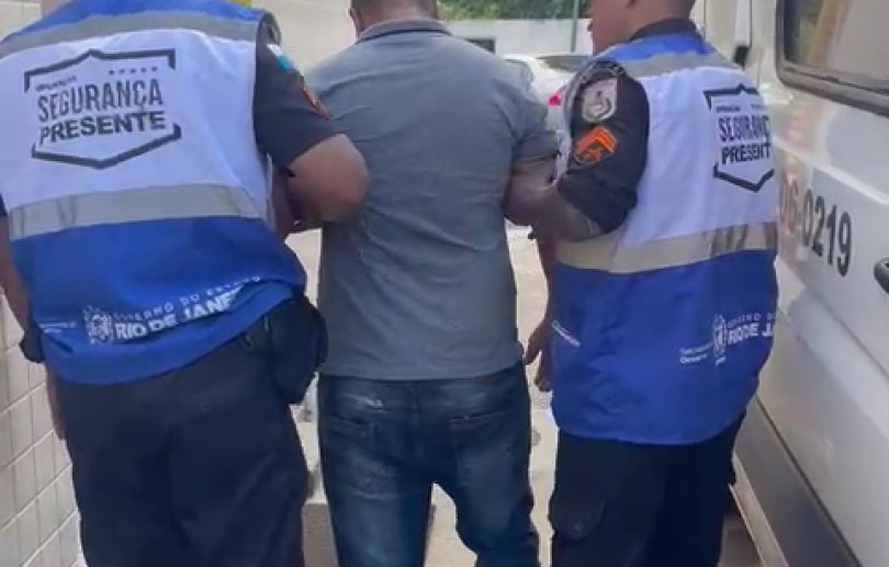 Agentes do Segurança Presente prendem homem por tráfico na Praça da Inconfidência