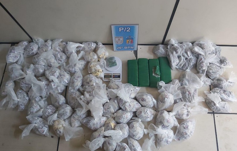 Polícia encontra cerca de 3 mil cápsulas de cocaína em Cascatinha