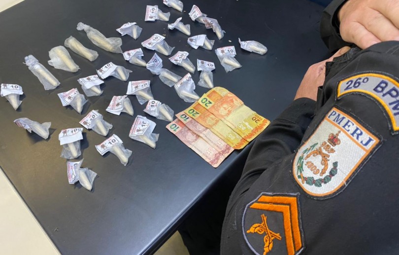 Homem é preso na Comunidade da Cocada com 32 cápsulas de cocaína