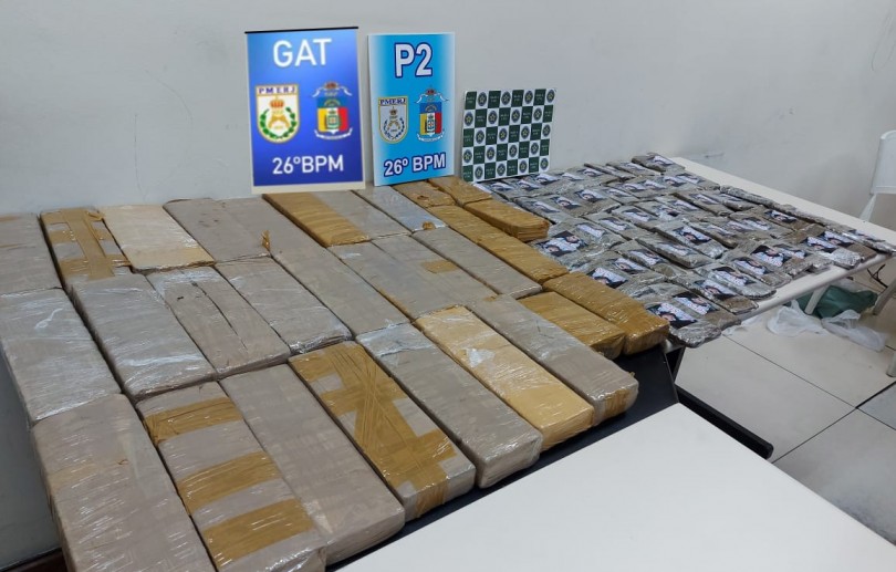 Polícia apreende 78 tabletes de maconha em Corrêas