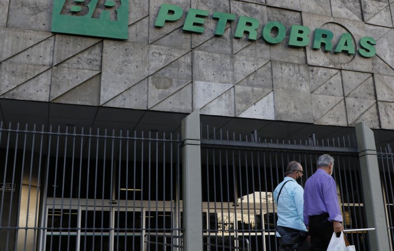 Petrobras reduz preço da gasolina A para distribuidoras