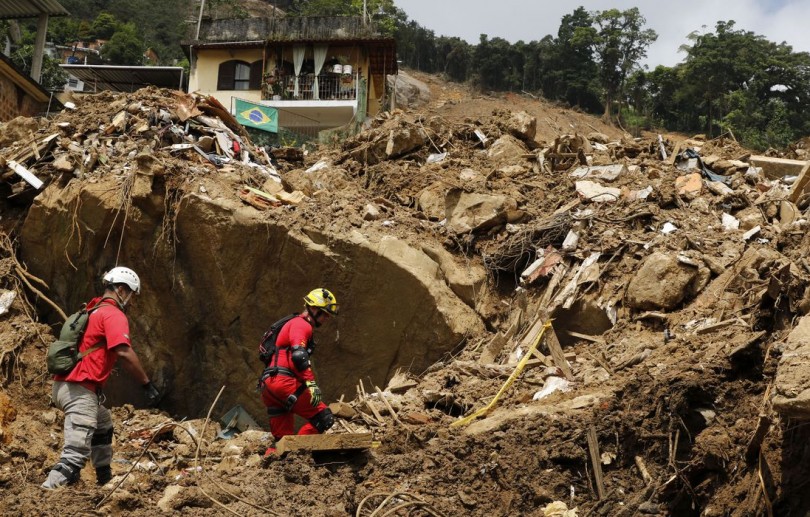 Sobe para 233 número de mortos pelas chuvas de fevereiro em Petrópolis