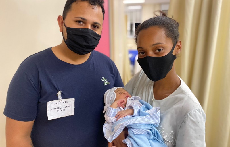 Esperança no futuro: primeiro bebê de 2022 nasce no Hospital Alcides Carneiro
