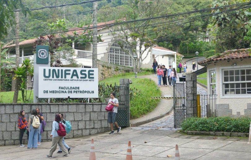 Estudantes contam com facilidades para ingressar nos cursos de Graduação da UNIFASE