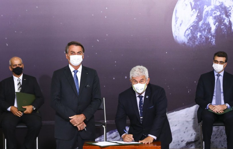 Brasil adere a acordo dos EUA para exploração pacífica do espaço