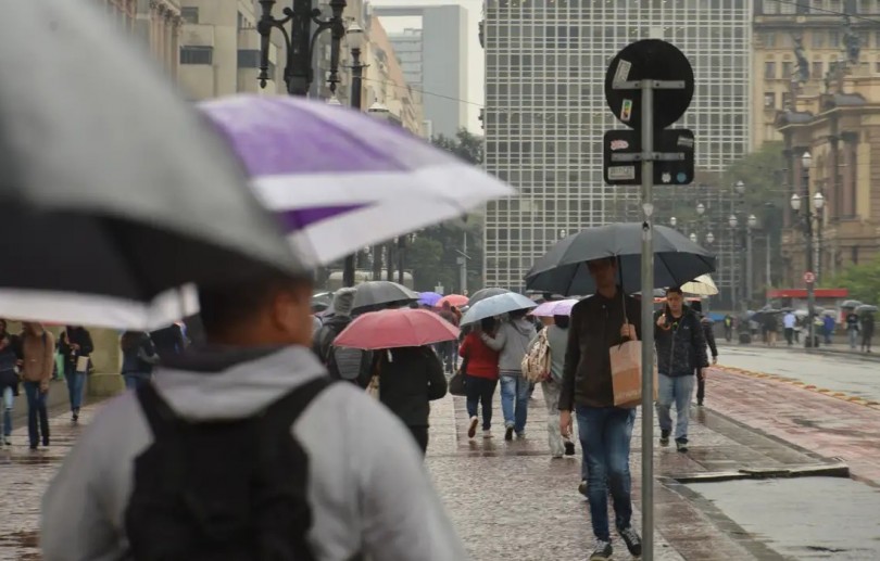 Chuvas voltam a provocar falta de luz e água em São Paulo