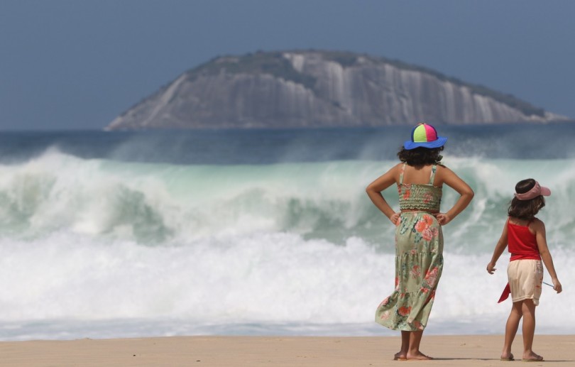 Praias do Rio de Janeiro continuam sob risco de fortes ondas