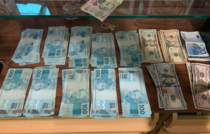 PF faz operação contra lavagem de dinheiro do tráfico de drogas