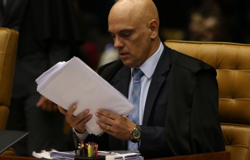 Moraes autoriza PF a marcar depoimento de presidente