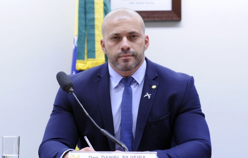 Deputado Daniel Silveira é condenado a indenizar prefeito de Niterói