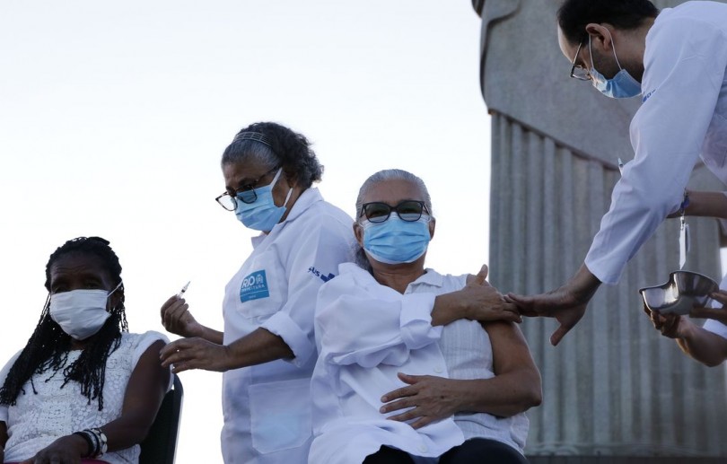 Rio de Janeiro completa 50% de pessoas maiores de 18 anos já vacinadas