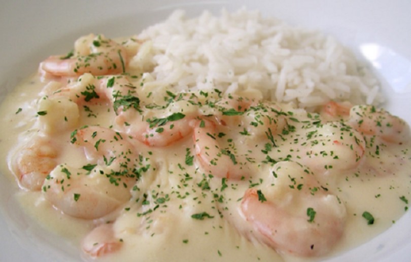 Aprenda a fazer um delicioso camarão ao molho branco para o Dia das Mães