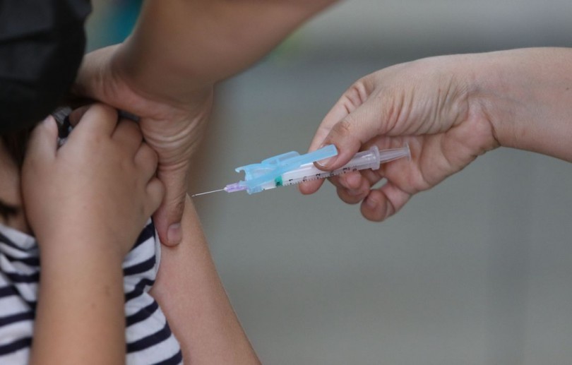 Crianças de 6 a 11 anos começam a ser vacinadas com Coronavac nesta quarta-feira (26)