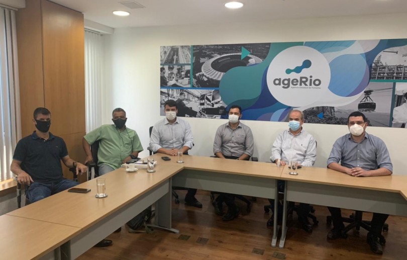 Associação dos Ambulantes de Petrópolis discute crédito na AgeRio