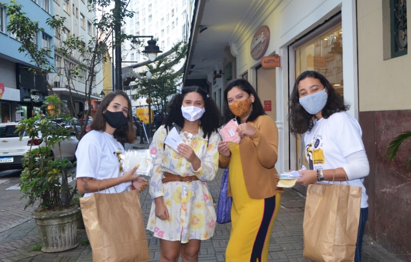 Campanha solidária distribui mais de mil máscaras para a população em Petrópolis
