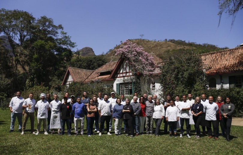 Petrópolis Gourmet começa a tomar forma (e paladar!): chefs se reúnem para foto oficial