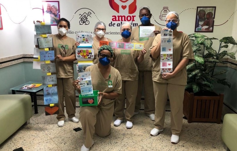Profissionais do Hospital Unimed Petrópolis são homenageados por alunos do Colégio Bom Jesus