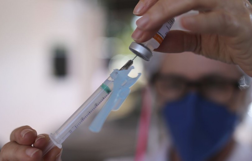 Petrópolis anuncia dose de reforço cinco meses após a segunda dose, em pessoas a partir de 18 anos