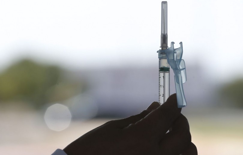 SP antecipa vacinação de adultos e anuncia doses para adolescentes