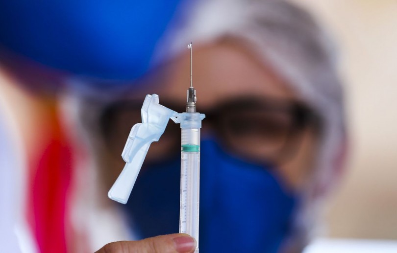 Covid-19: vacinação em massa na Maré, no Rio, ultrapassa 33 mil doses